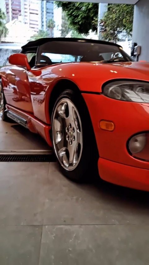 Dodge Viper vermelho atendido pela Fazolin